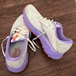 Brooks Adrenaline GTS 22